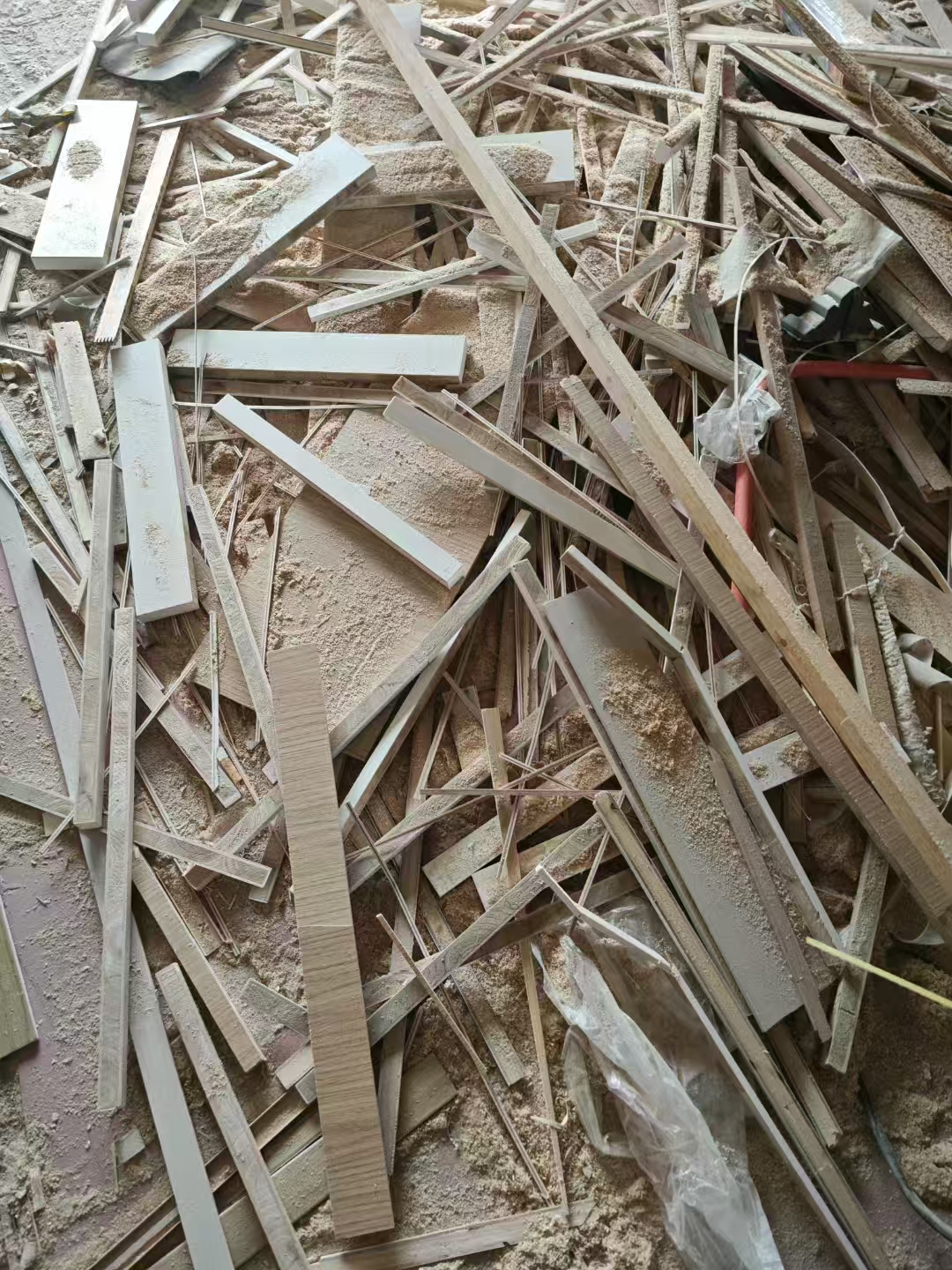 想看到是不是真木頭，請(qǐng)去工地哦